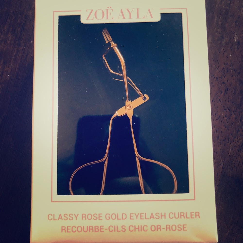 Rose gold eyelash curlers